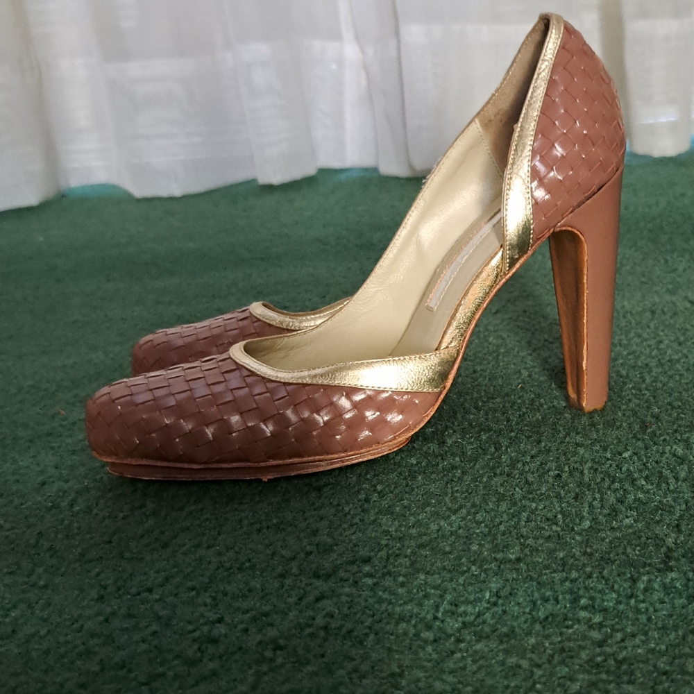 Women's shoes